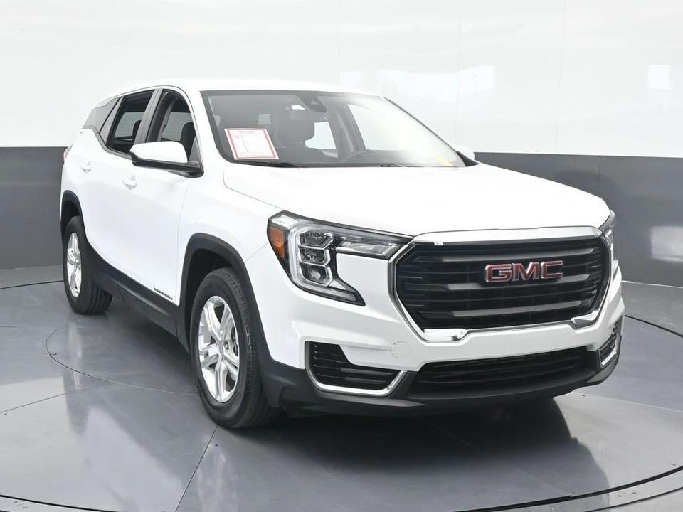 2023 GMC Terrain - Image 9 of 12