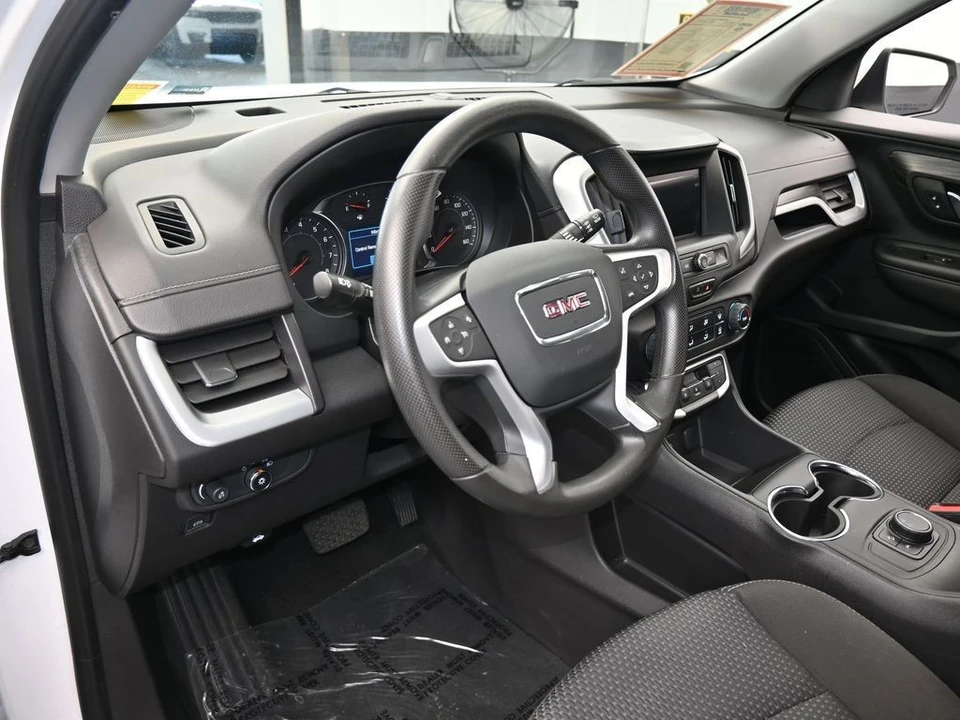 2023 GMC Terrain - Image 10 of 12