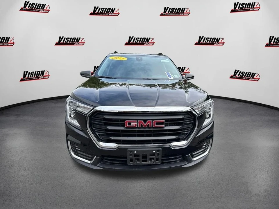 2023 GMC Terrain - Image 2 of 12