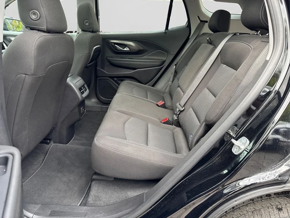 2023 GMC Terrain - Image 10 of 12