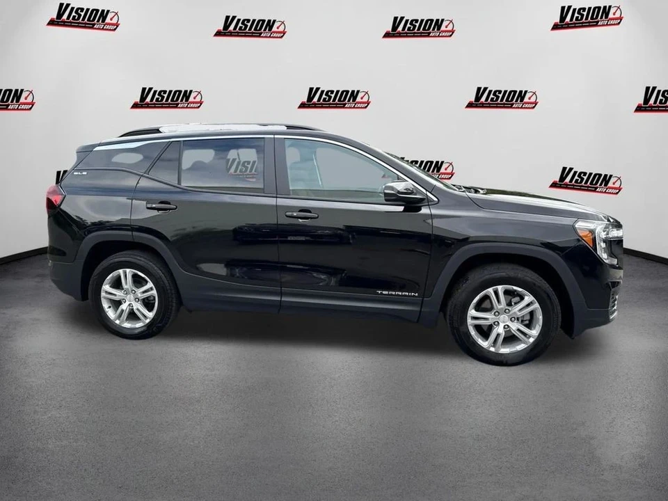 2023 GMC Terrain - Image 4 of 12