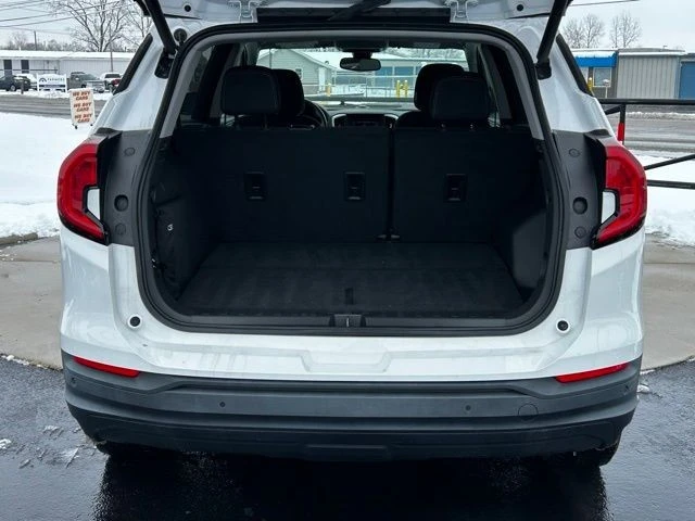 2023 GMC Terrain - Image 7 of 12