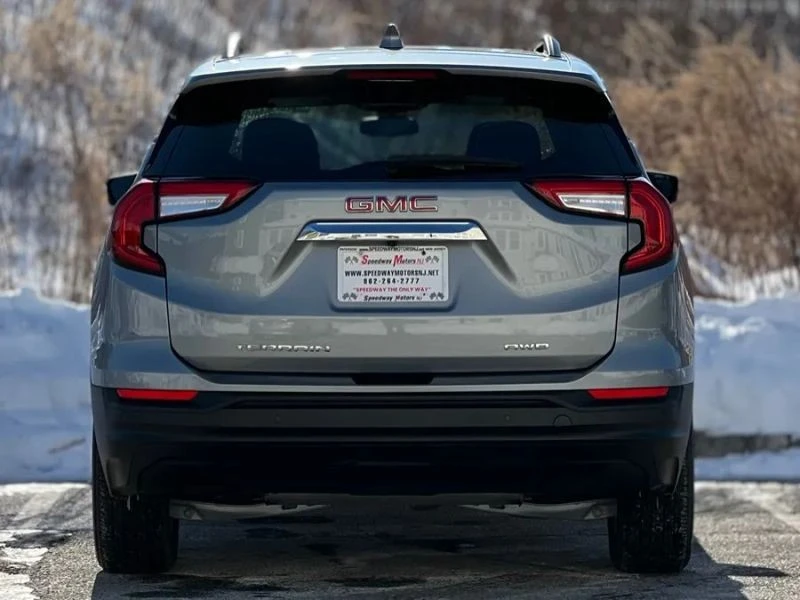2023 GMC Terrain - Image 7 of 12