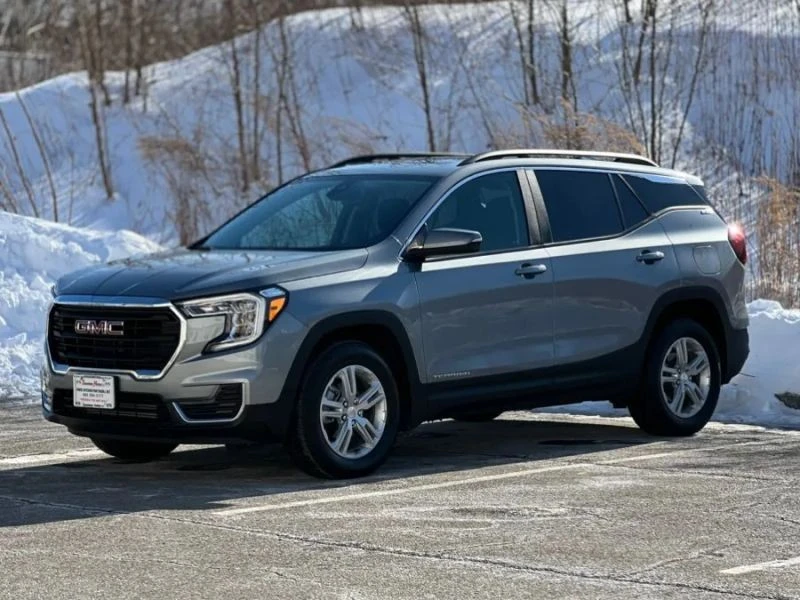 2023 GMC Terrain - Image 4 of 12