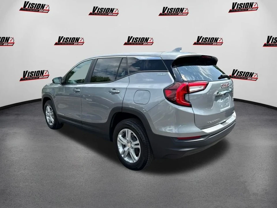 2023 GMC Terrain - Image 7 of 12