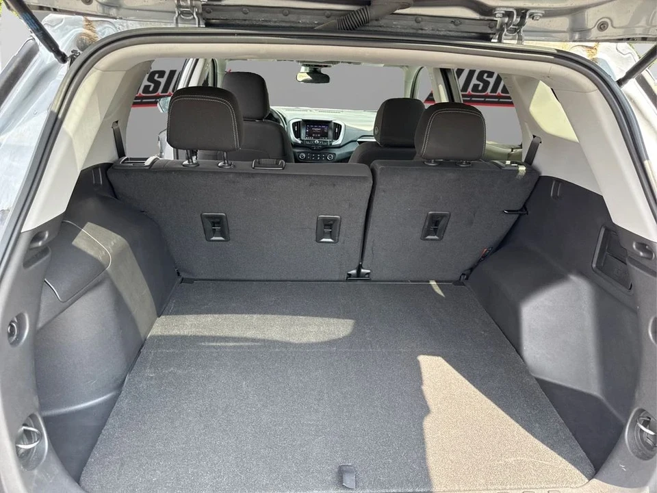 2023 GMC Terrain - Image 11 of 12