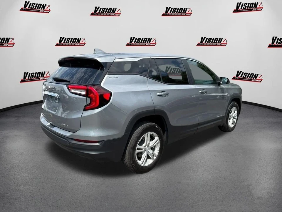 2023 GMC Terrain - Image 5 of 12