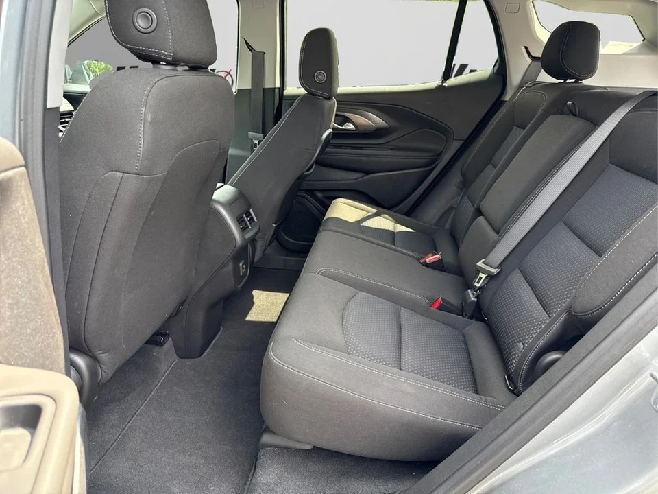 2023 GMC Terrain - Image 10 of 12