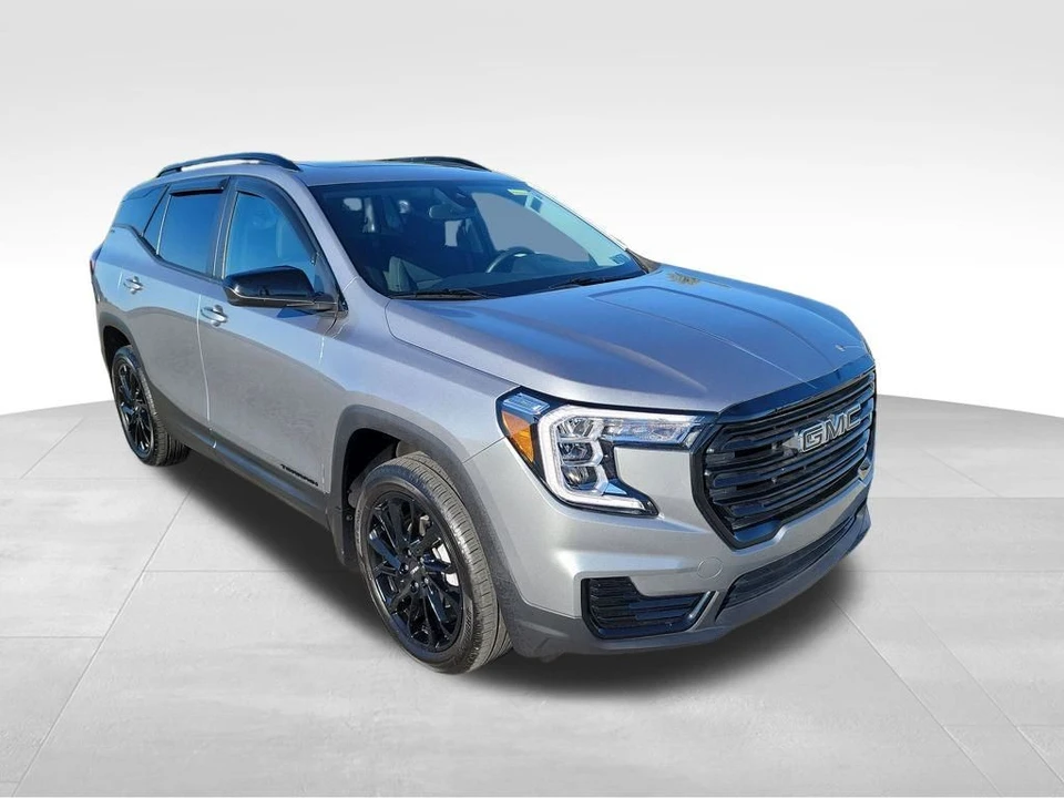 2023 GMC Terrain - Image 2 of 12