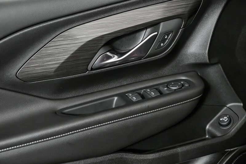 2023 GMC Terrain - Image 17 of 21