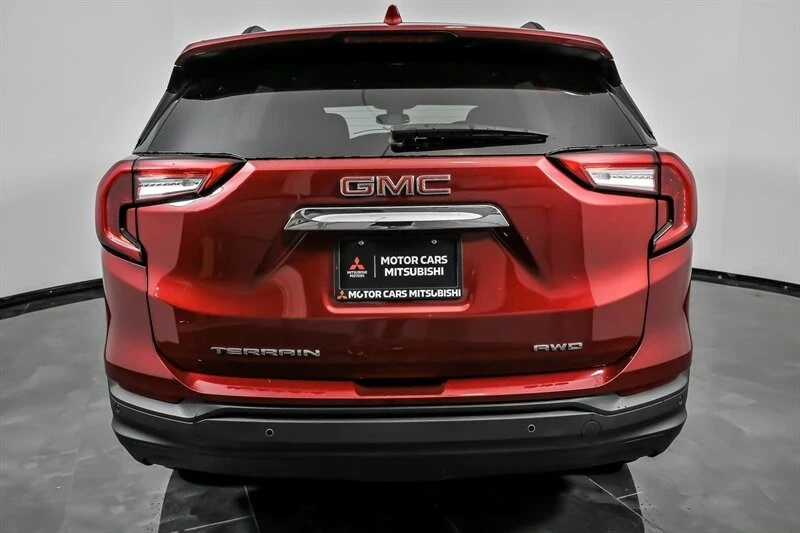 2023 GMC Terrain - Image 10 of 21