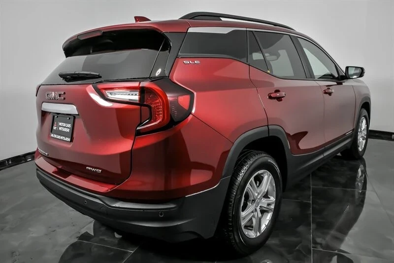 2023 GMC Terrain - Image 11 of 21