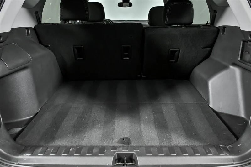 2023 GMC Terrain - Image 15 of 21