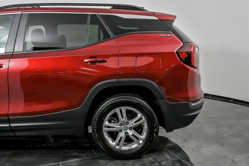 2023 GMC Terrain - Image 8 of 21