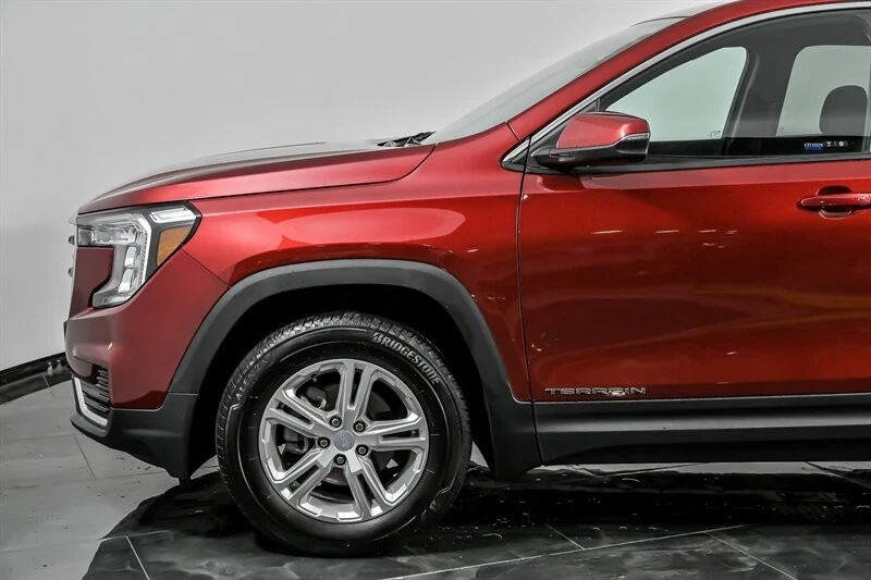 2023 GMC Terrain - Image 6 of 21