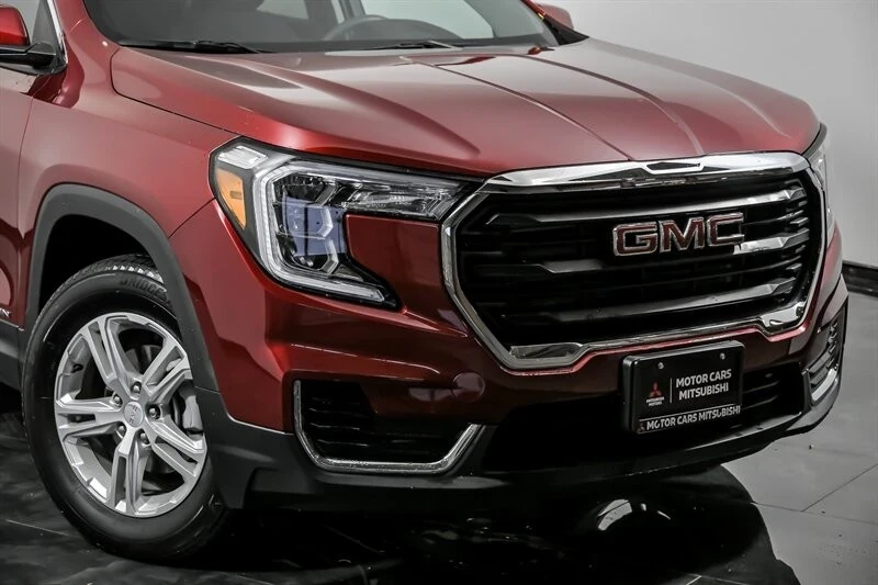 2023 GMC Terrain - Image 2 of 21