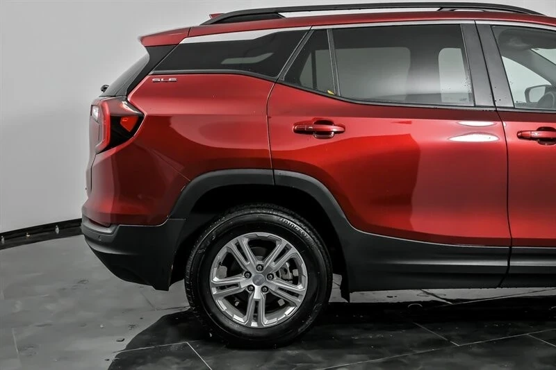 2023 GMC Terrain - Image 12 of 21