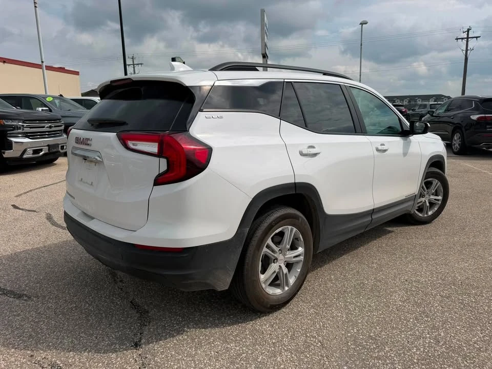 2023 GMC Terrain - Image 5 of 6
