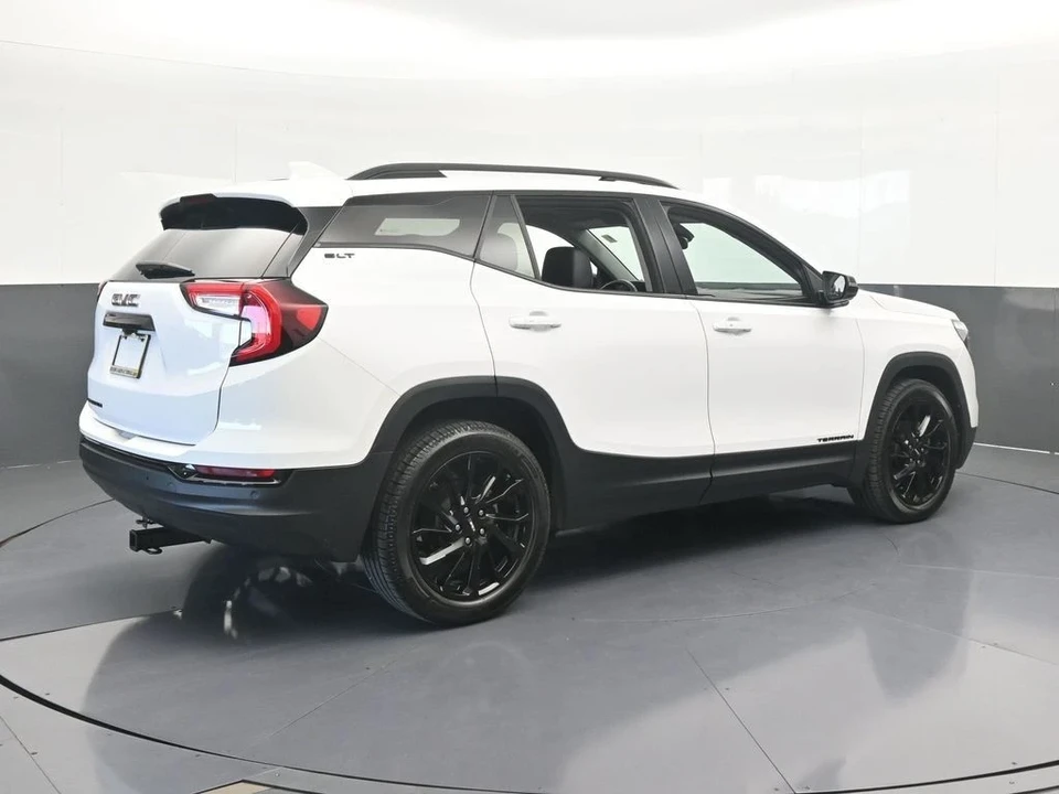 2023 GMC Terrain - Image 6 of 12