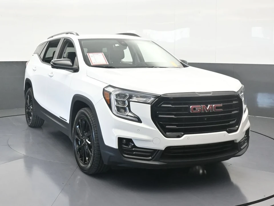2023 GMC Terrain - Image 9 of 12