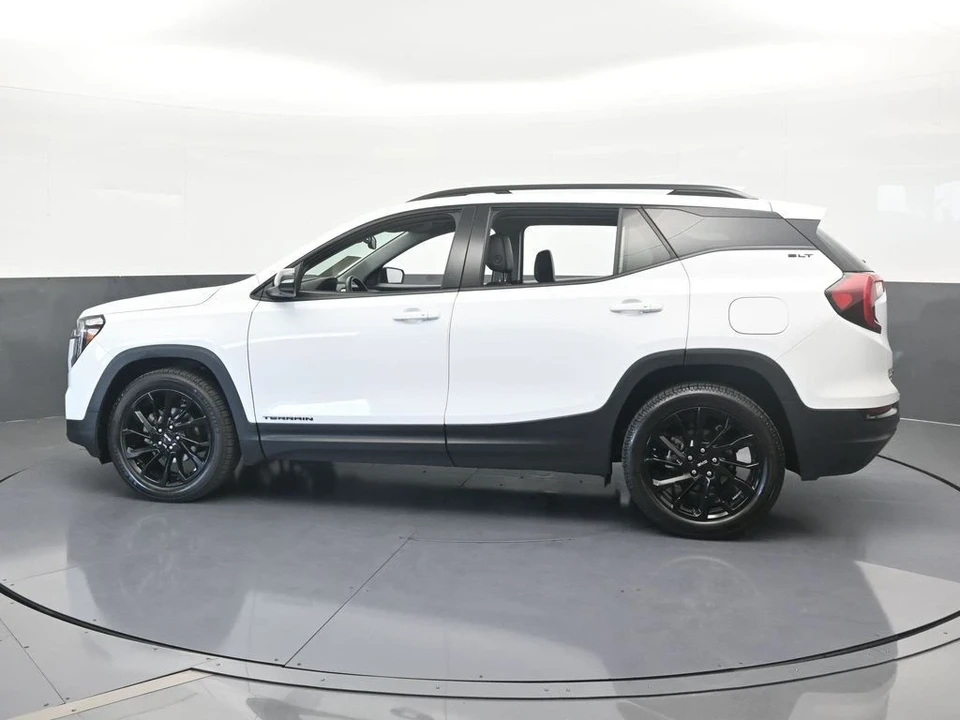 2023 GMC Terrain - Image 3 of 12