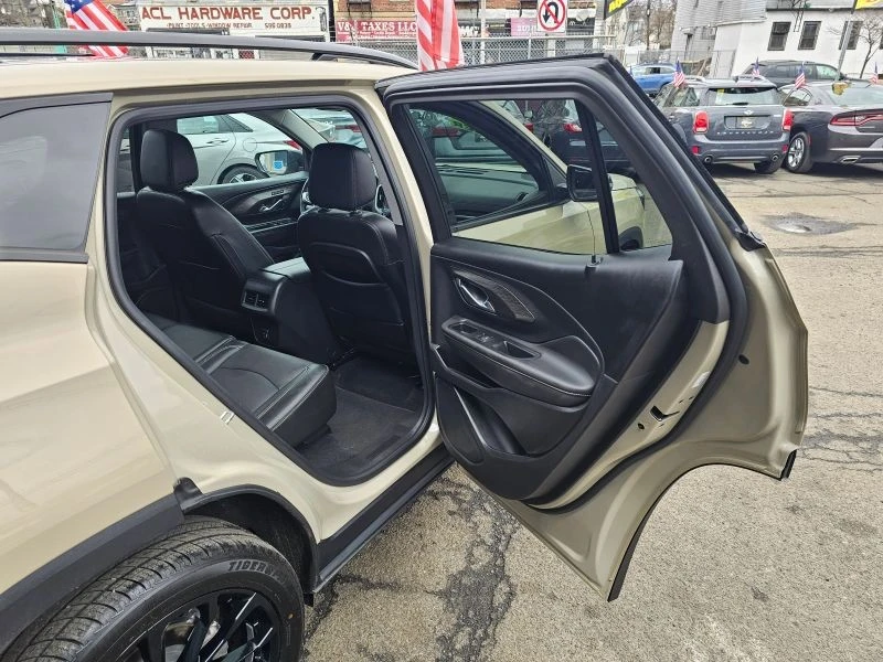 2023 GMC Terrain - Image 12 of 12