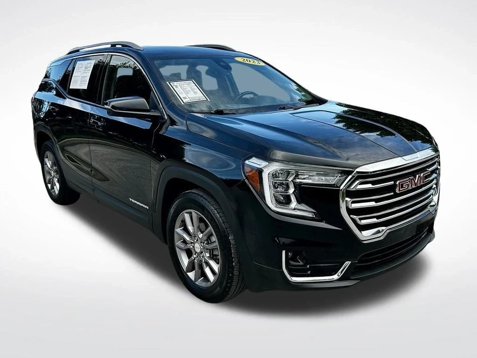 2023 GMC Terrain - Image 2 of 12