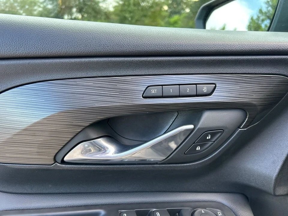 2023 GMC Terrain - Image 12 of 12