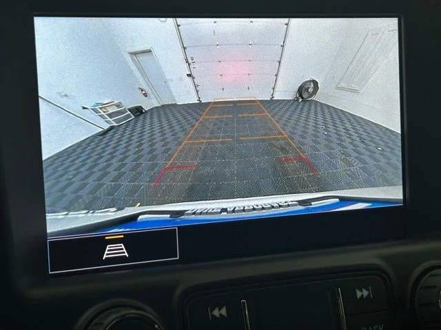 2023 GMC Terrain - Image 5 of 12