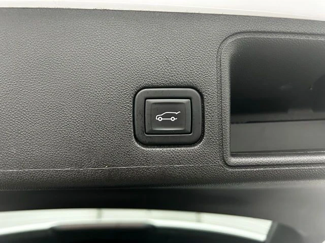 2023 GMC Terrain - Image 11 of 12