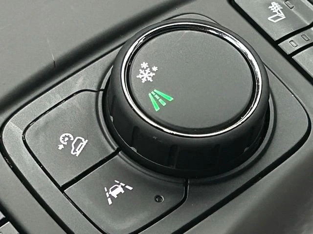 2023 GMC Terrain - Image 8 of 12
