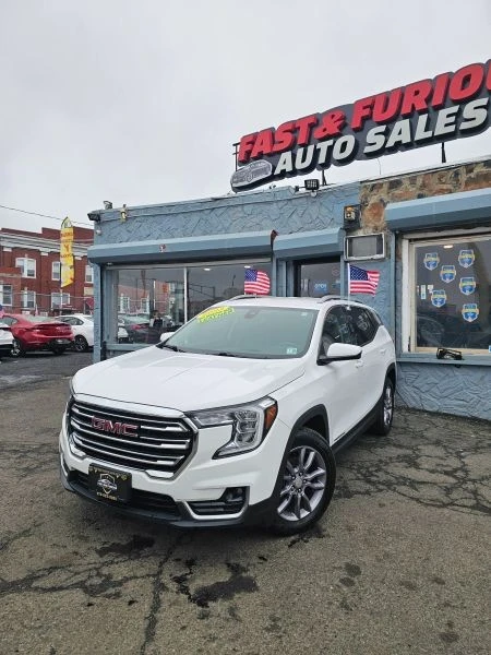 2023 GMC Terrain - Image 2 of 12