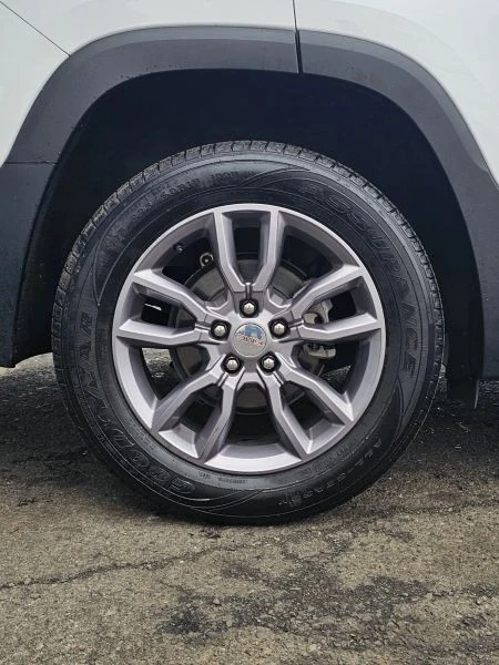 2023 GMC Terrain - Image 6 of 12