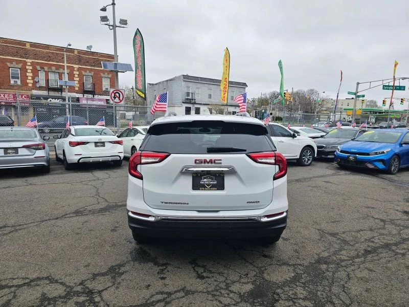 2023 GMC Terrain - Image 7 of 12
