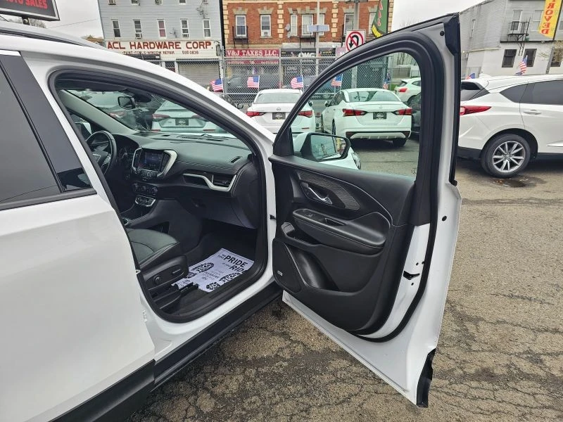 2023 GMC Terrain - Image 11 of 12