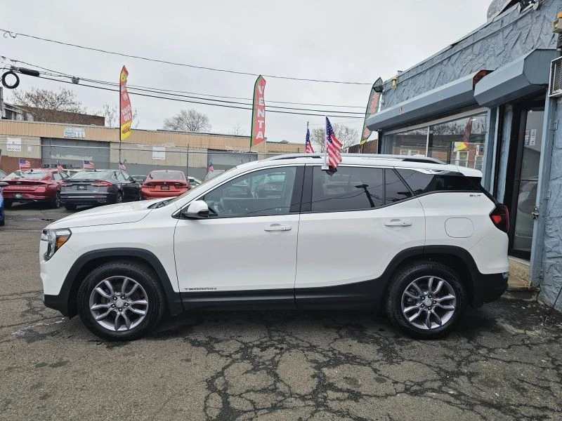 2023 GMC Terrain - Image 5 of 12