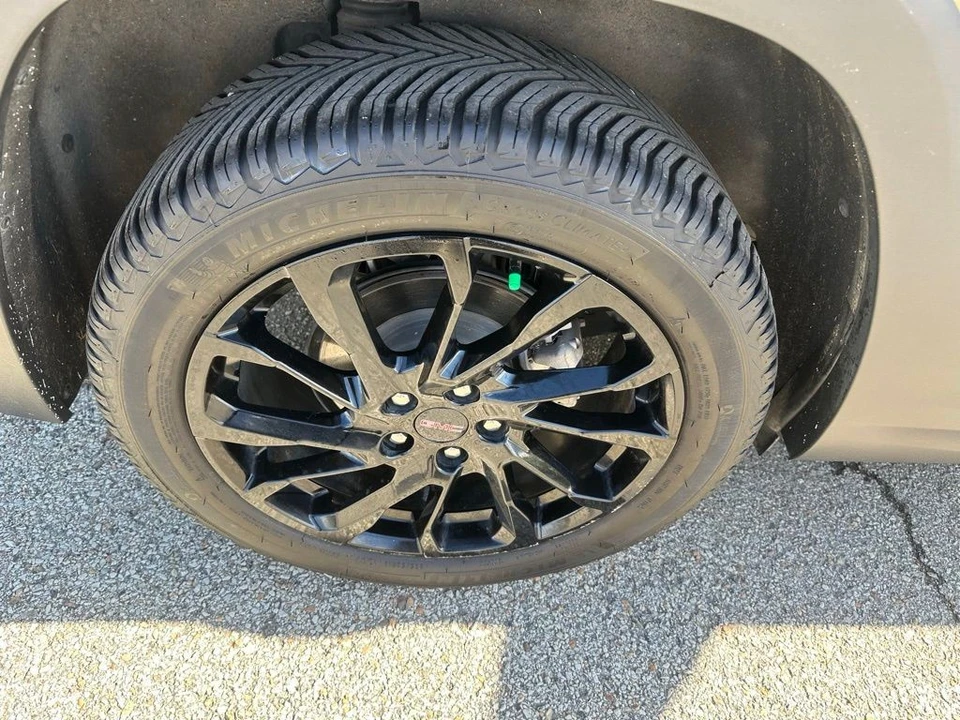 2023 GMC Terrain - Image 10 of 12