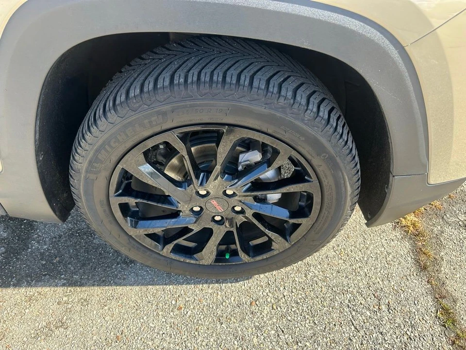 2023 GMC Terrain - Image 11 of 12