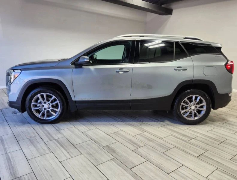 2023 GMC Terrain - Image 2 of 12
