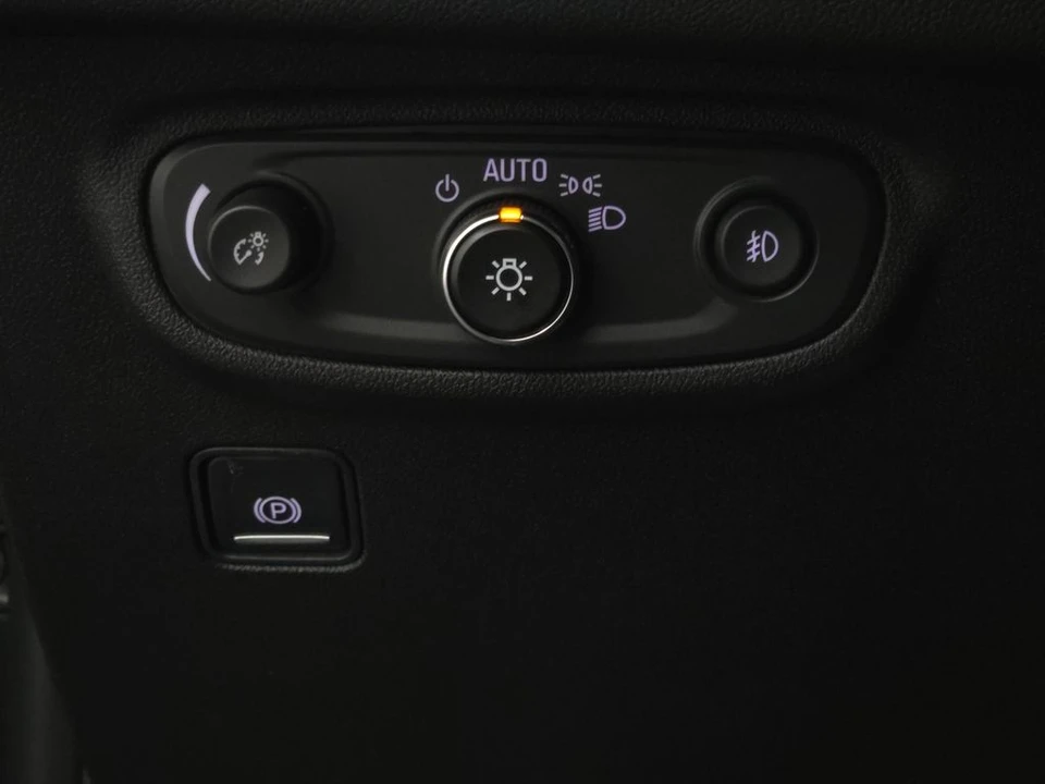2023 GMC Terrain - Image 8 of 12