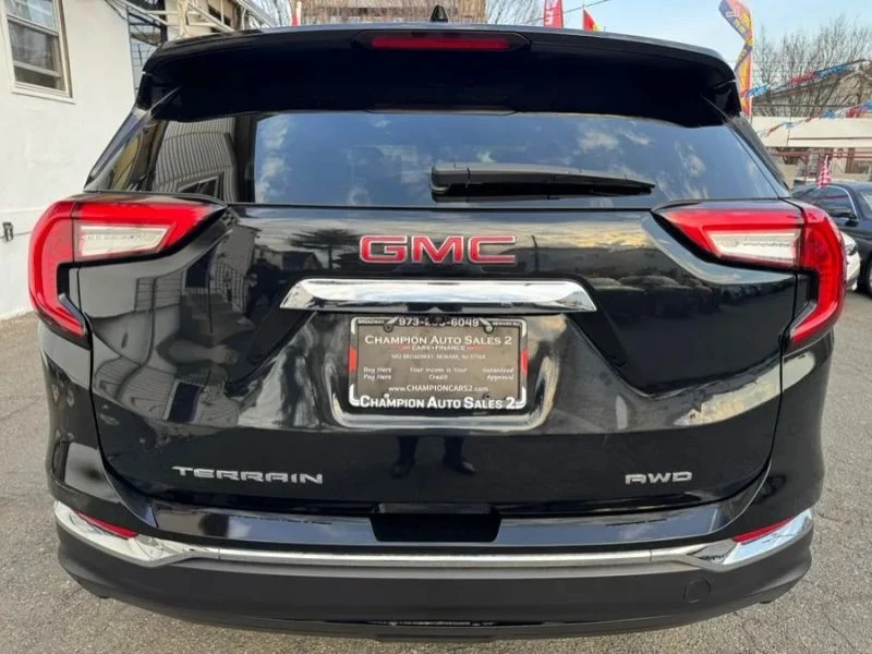 2023 GMC Terrain - Image 6 of 12