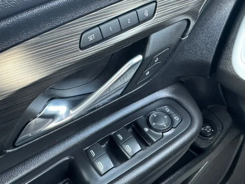 2023 GMC Terrain - Image 7 of 12