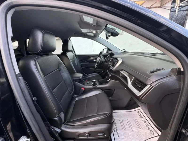 2023 GMC Terrain - Image 10 of 12