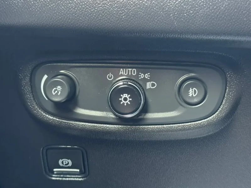 2023 GMC Terrain - Image 8 of 12