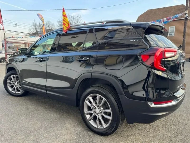 2023 GMC Terrain - Image 3 of 12