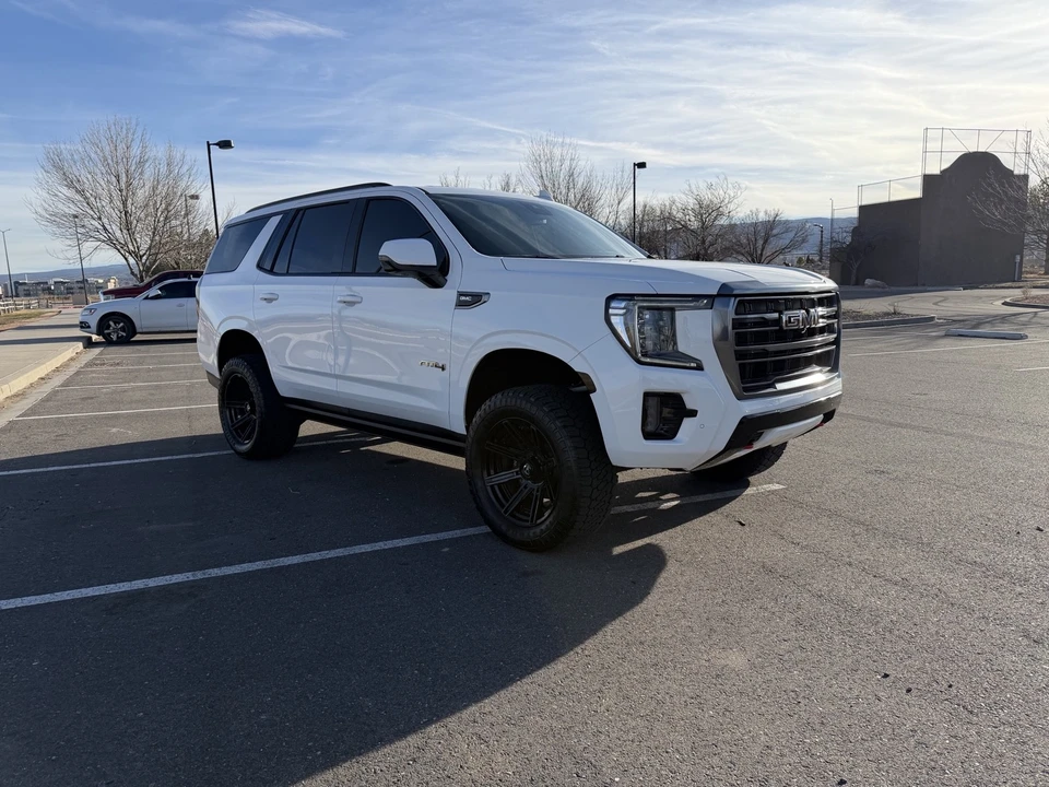2023 GMC Yukon 5th Gen - Image 2 of 21