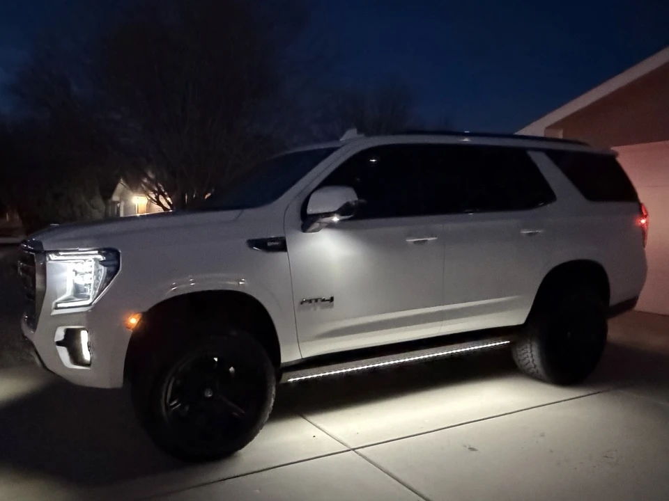 2023 GMC Yukon 5th Gen - Image 9 of 21
