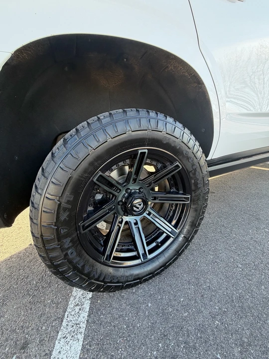 2023 GMC Yukon 5th Gen - Image 6 of 21
