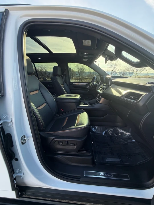 2023 GMC Yukon 5th Gen - Image 18 of 21