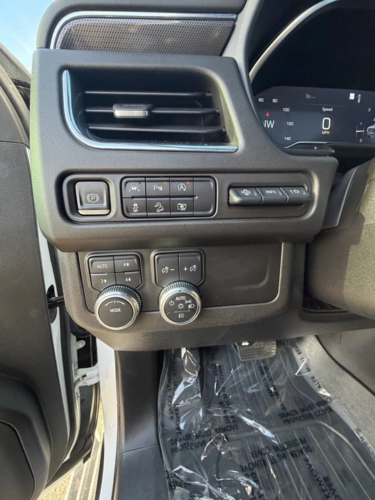 2023 GMC Yukon 5th Gen - Image 17 of 21